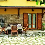 Casa Fiorenza * Montefelcino